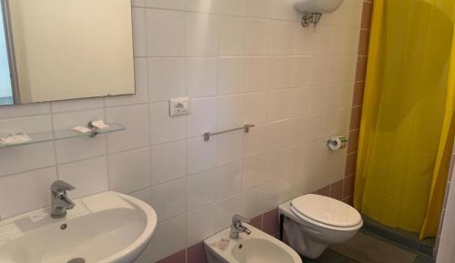 Quadruple Room with Private Bathroom