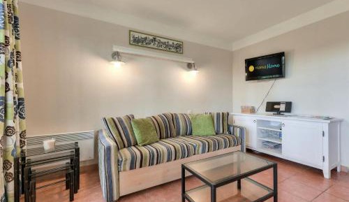 Comfort Three-Bedroom House (8 People)