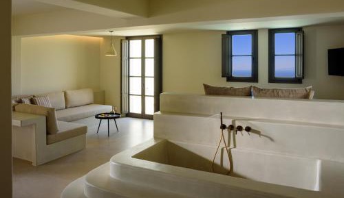 Senior Suite with Heated Plunge Pool and Sea View