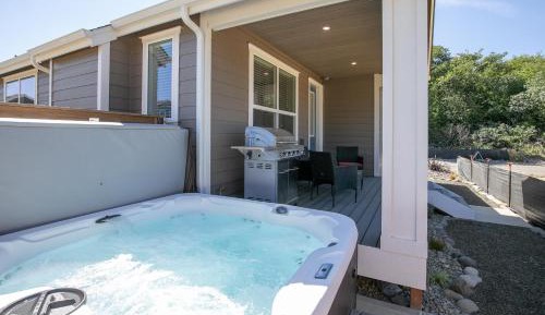 Three-Bedroom Holiday Home 