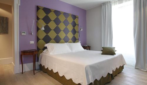 Double Room With Balcony and Partial Lake View