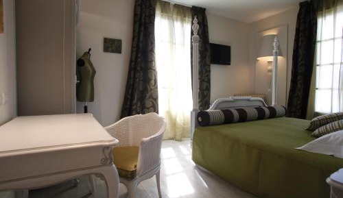 Superior Double Room with Balcony and Lake View