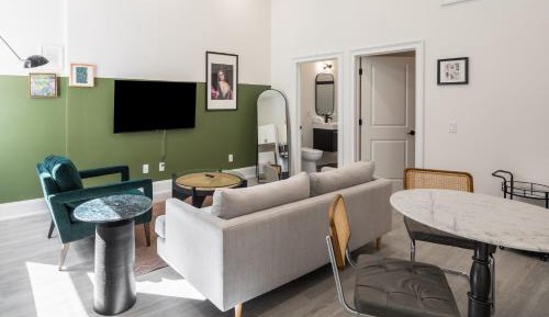 Deluxe Apartment