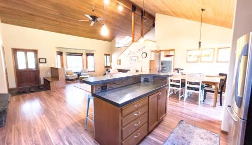 Five-Bedroom Holiday Home