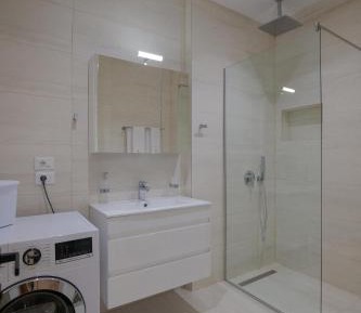 Deluxe One-Bedroom Apartment with Ocean View