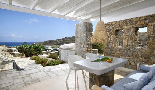 Studio Apartment with Sea View
