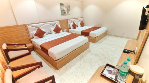 Deluxe Family Room- 984 foot from Temple 