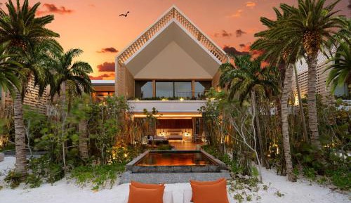 Beachfront Lanai Pool Suite -King