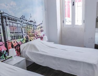 Single Bed in Mixed Dormitory Room