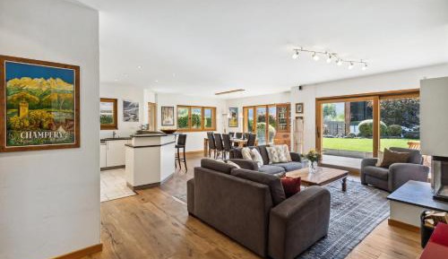 Deluxe Apartment