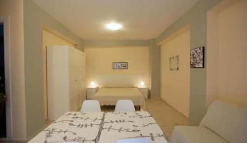 Studio (2 Adults)