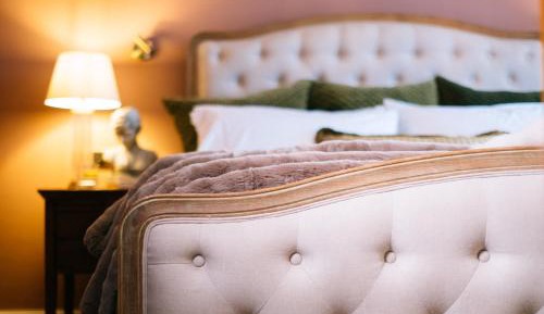 Deluxe King Room with Mountain View