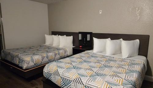 Queen Room with Two Queen Beds - Non-Smoking