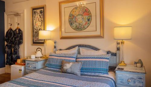 Queen Room with Shared Bathroom