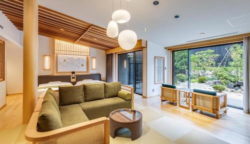 Luxury Suite with Semi-Open-Air Bath
