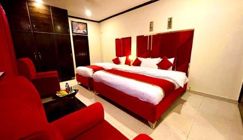 Deluxe Family Room