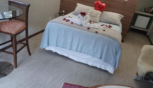 Queen Suite with Spa Bath