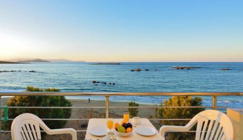 Standard Triple Room with Sea View