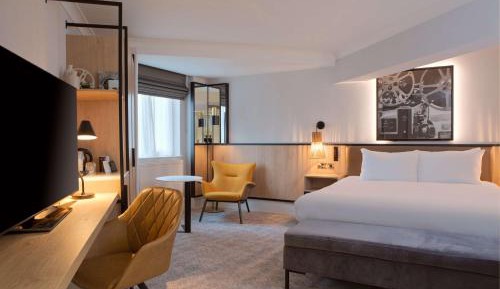 Deluxe King Room
