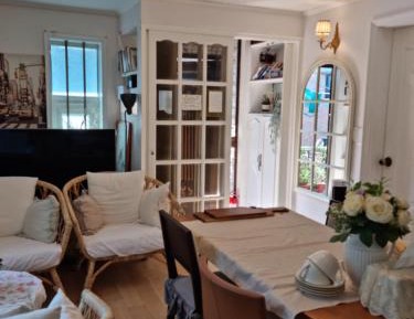 Standard Twin Room with Shared Bathroom