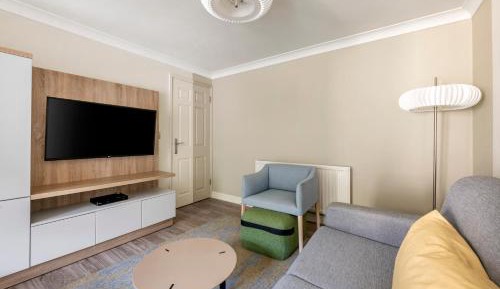 One Bedroom Apartment (Sleeps 3)