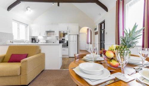 One Bedroom House (Sleeps 4) 