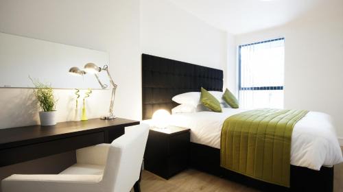 Deluxe Two-Bedroom Apartment