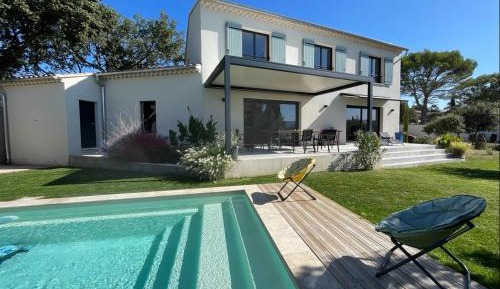 Villa with Garden View
