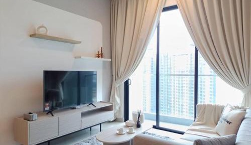 Three-Bedroom Apartment with Balcony
