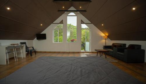 Junior Suite with Tea Plantation view