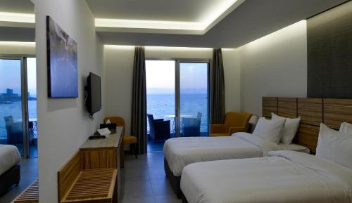 Deluxe Double Room with Balcony and Sea View