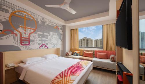 Luxe Queen Room