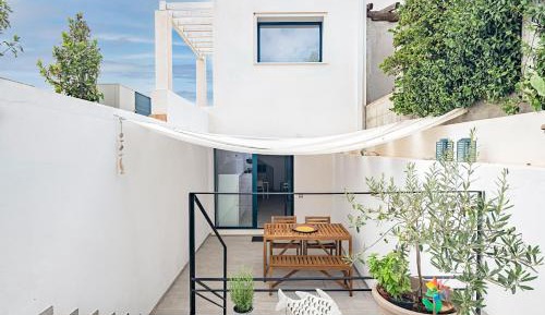 One-Bedroom House