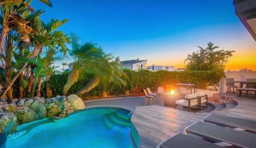 Three-Bedroom Holiday Home 