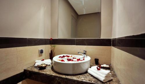 Standard Twin Room (2 adults)
