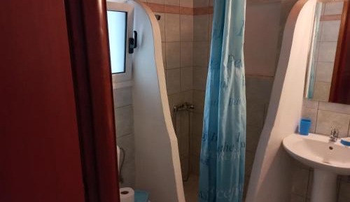 Economy Triple Room