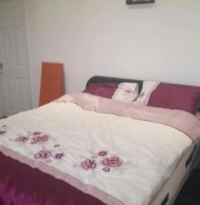 Queen Room with Shared Bathroom