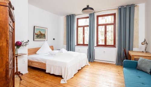 Standard Double Room with Shared Bathroom