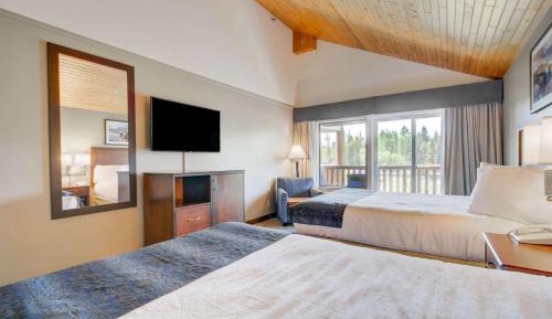 Queen Room with Two Queen Bed and Balcony - Non-Smoking
