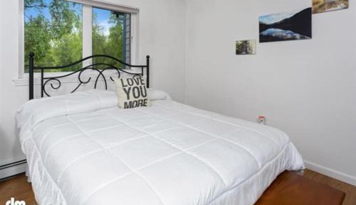 Queen Room with Shared Bathroom