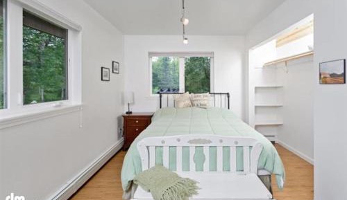 Queen Room with Shared Bathroom