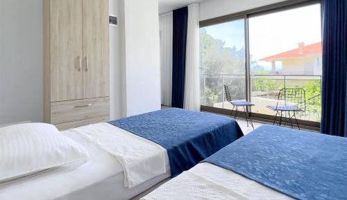 Triple Room with Sea View