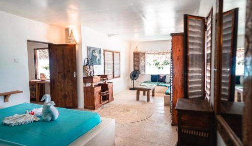 Three-bedroom Suite with Sea View