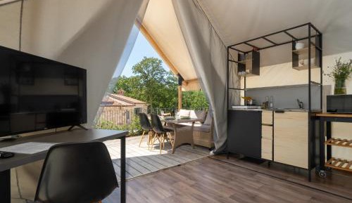  Premium Tent M