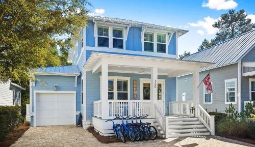 Four-Bedroom Holiday Home