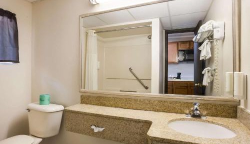 Quadruple Room with Two Queen Beds - Disability Access/Non Smoking
