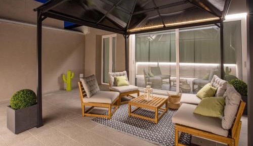 Studio with Terrace