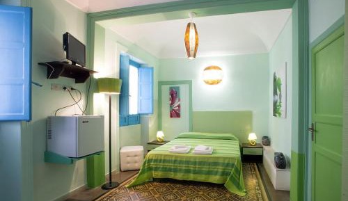Double Room with Bathroom and Terrace