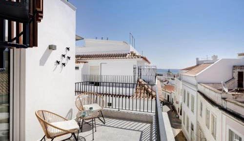 Superior One-Bedroom Apartment with Balcony