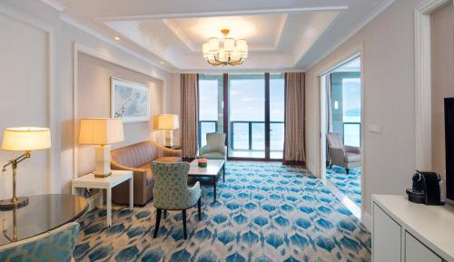 Deluxe Suite with Sea View